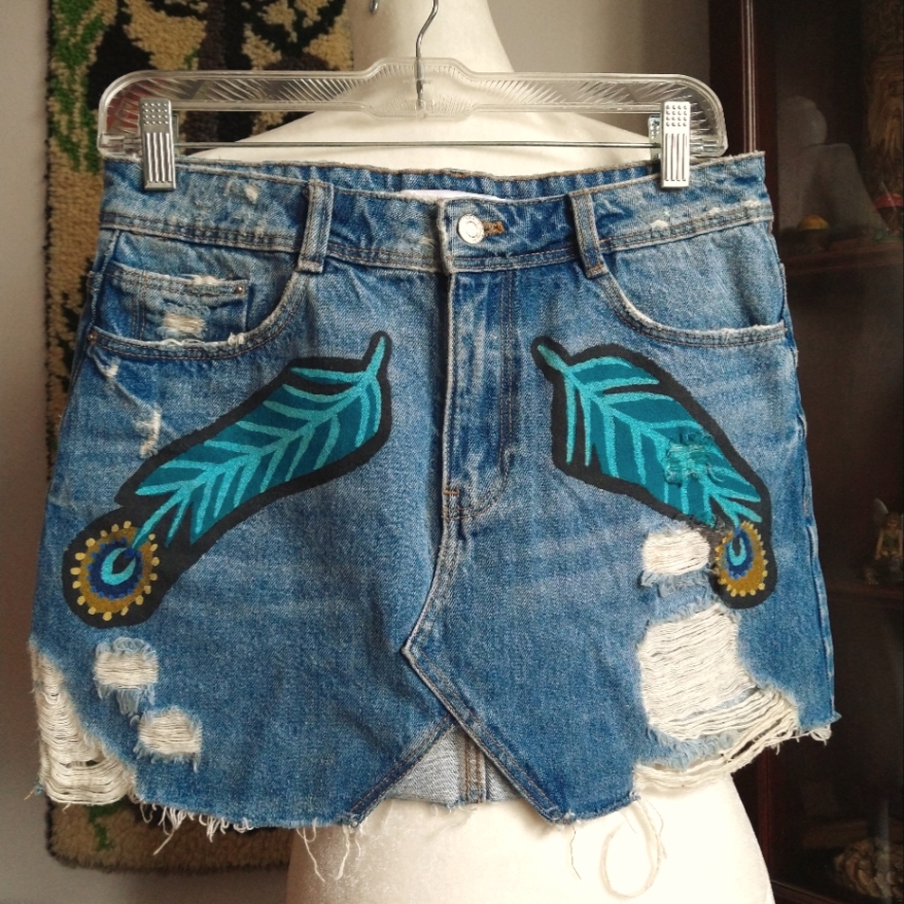 Zara Trafaluc Denimwear feather painted distressed boho jean skirt size M